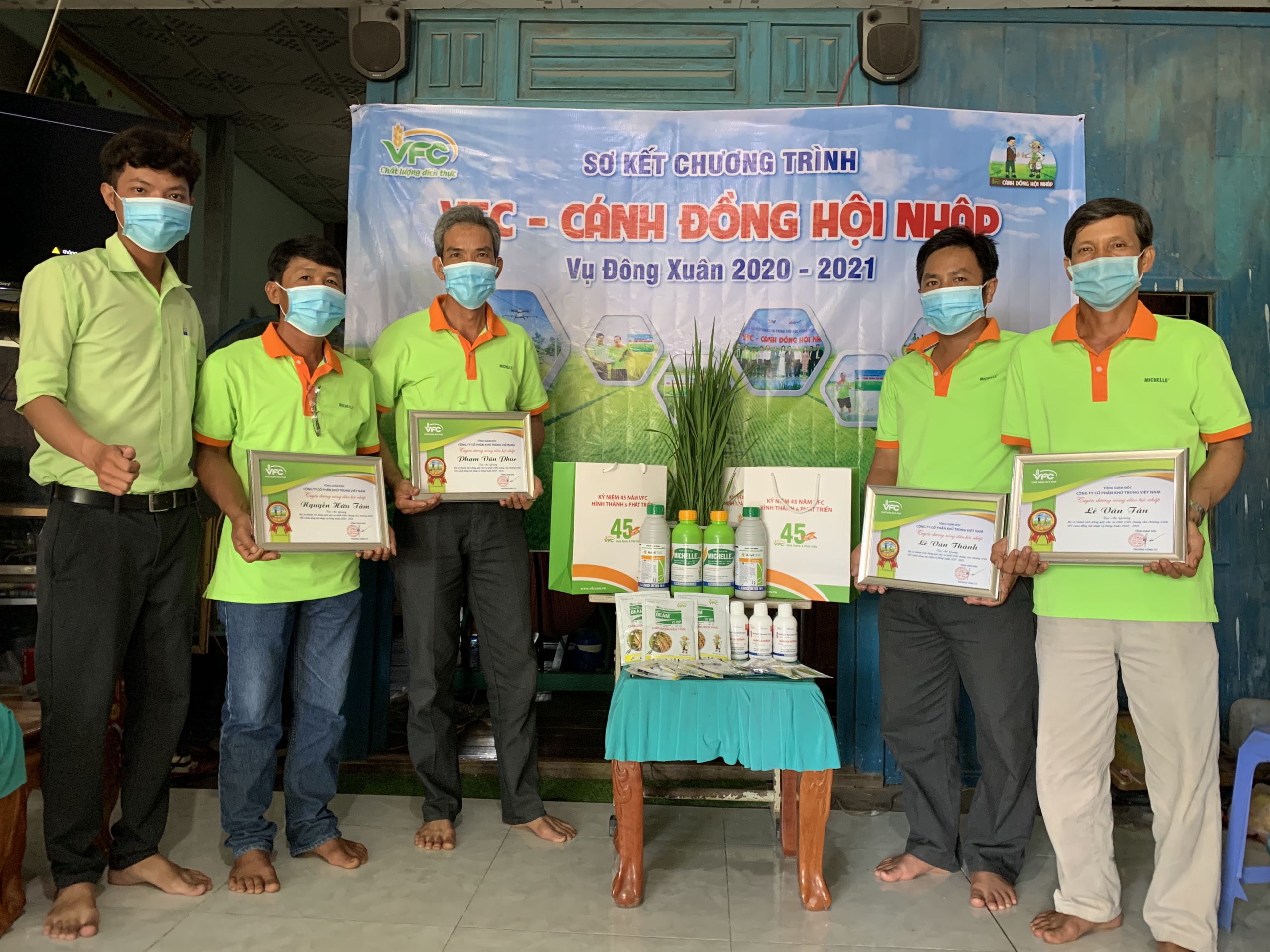 f002b0d5698c9dd2c49d