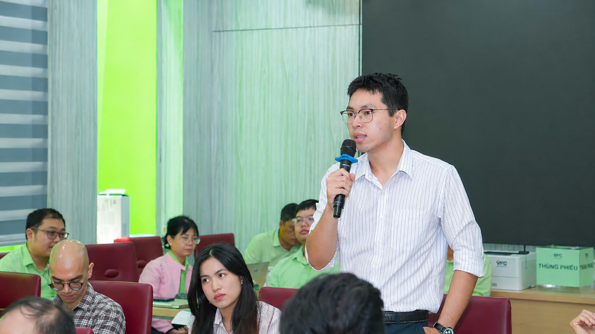 14 thảo luận Bảo Tân