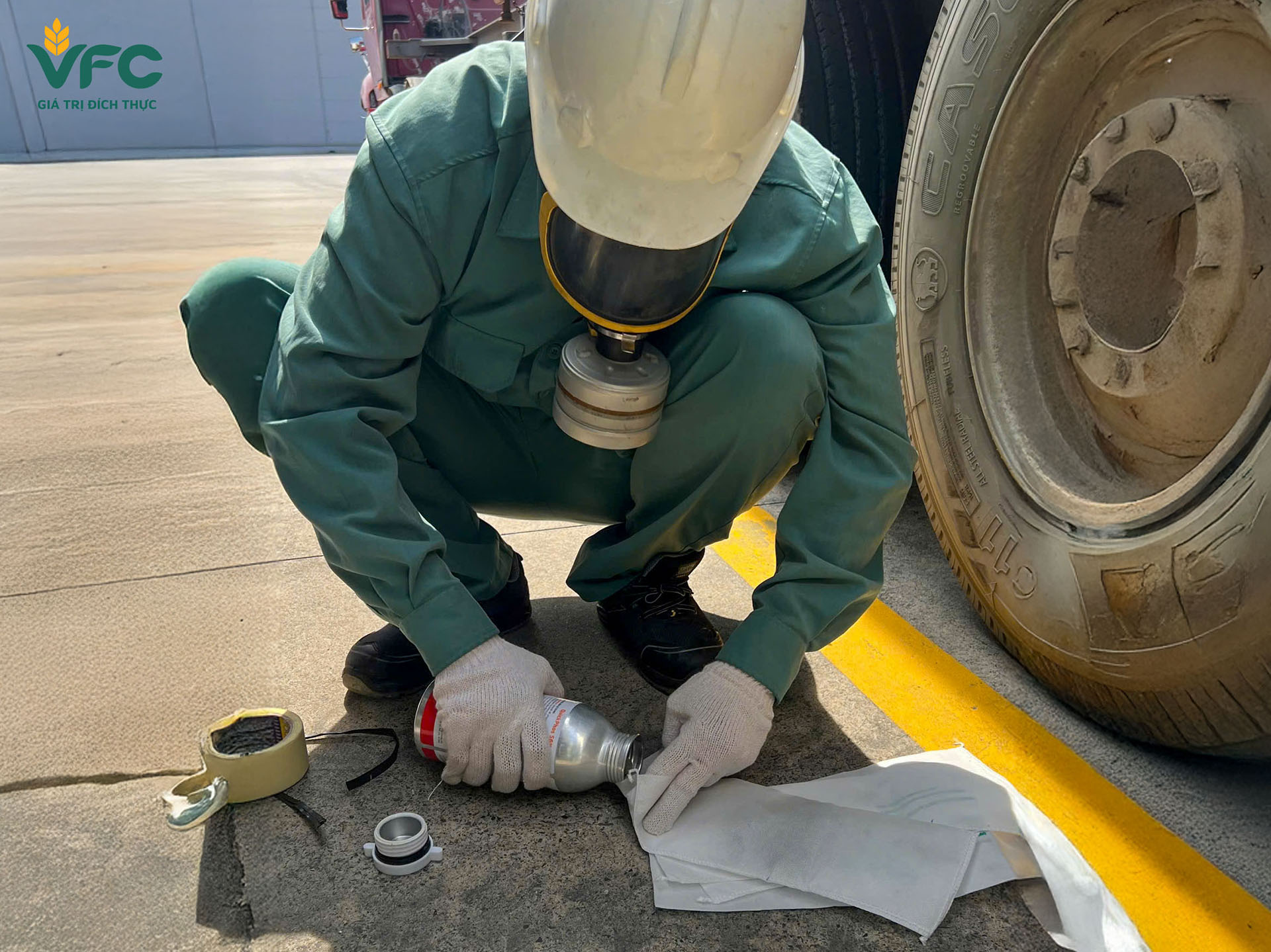 nhan-vien-khu-trung-fumigation